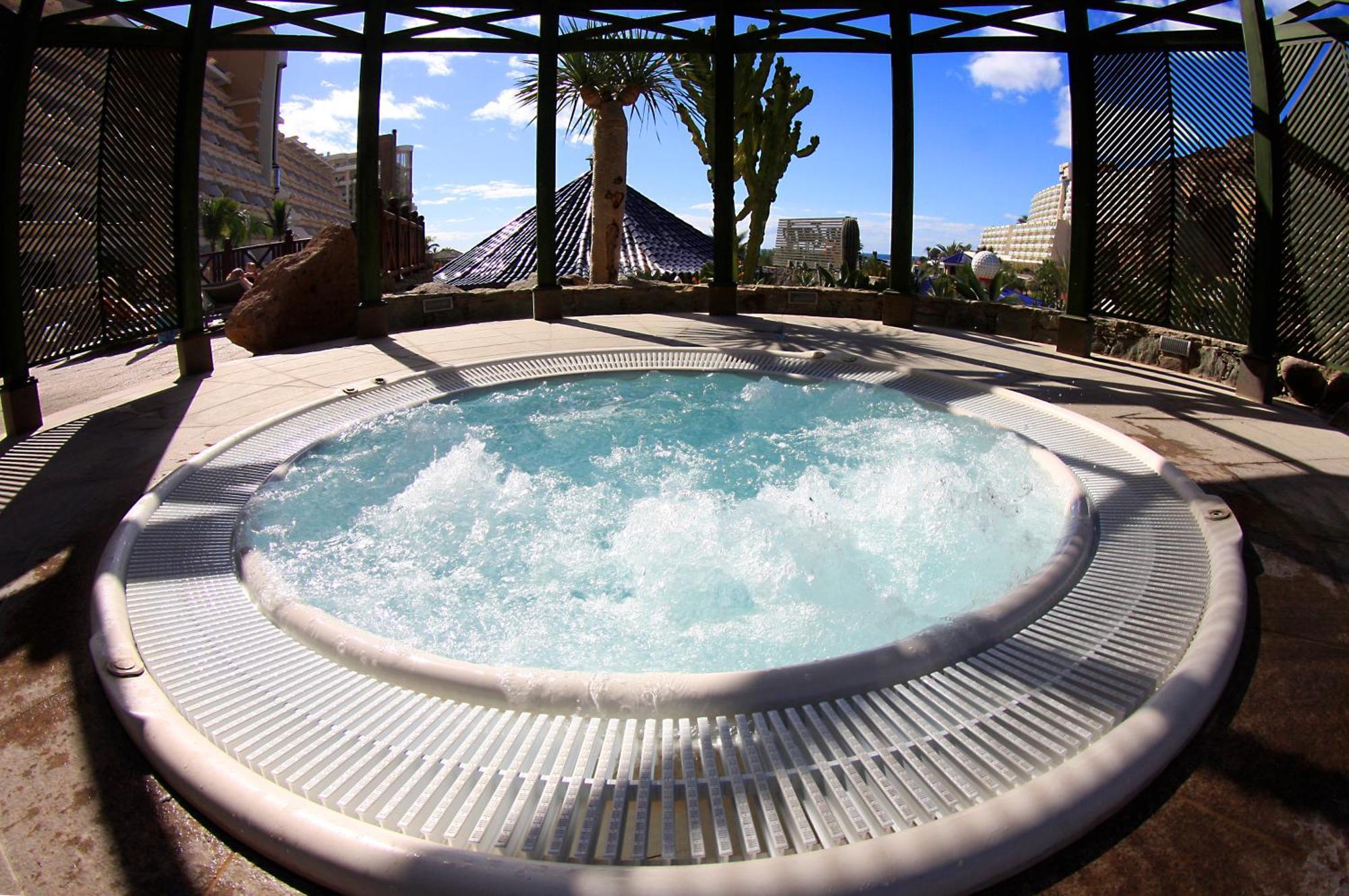 Hotel Livvo Lago Taurito & Aquapark Экстерьер фото